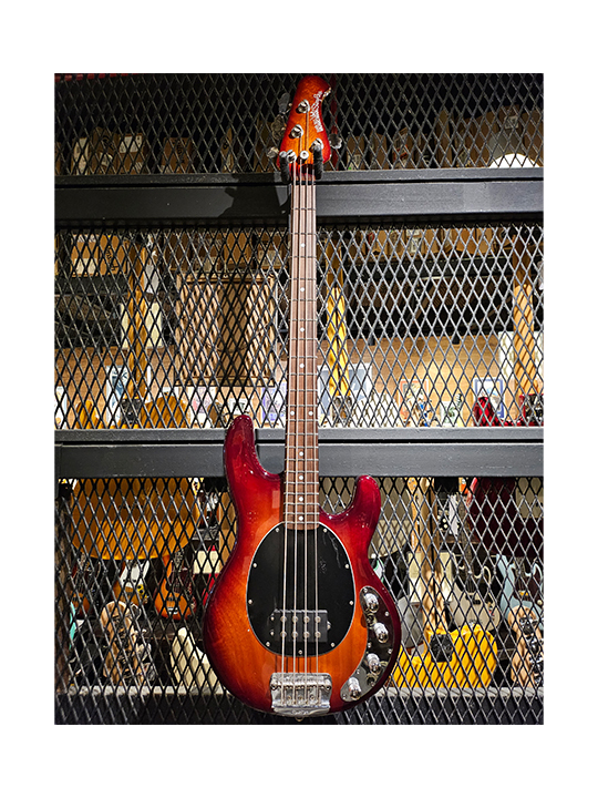 MM-SR-CHN-01 Music Man StingRay Classic Honey Rosted Limited Edition