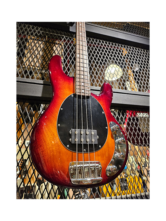 MM-SR-CHN-02 Music Man StingRay Classic Honey Rosted Limited Edition